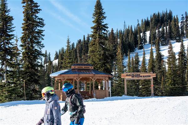 Sun Peaks Resort - Sunburst Lodge 1850M Mid-Mountain WINTER