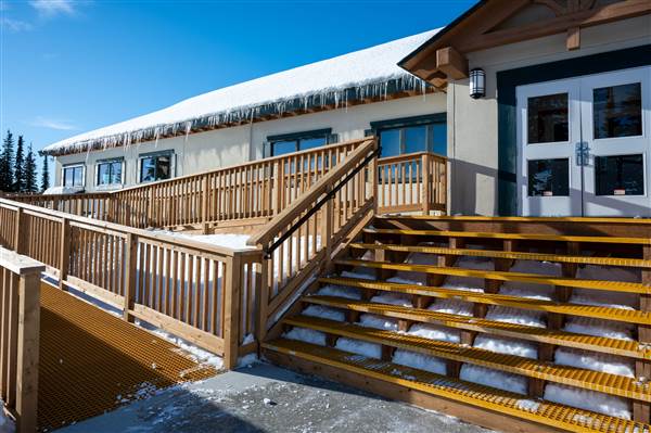 Sun Peaks Resort - Sunburst Lodge 1850M Mid-Mountain WINTER