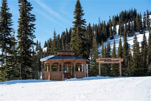 Sun Peaks Resort - Sunburst Lodge 1850M Mid-Mountain WINTER