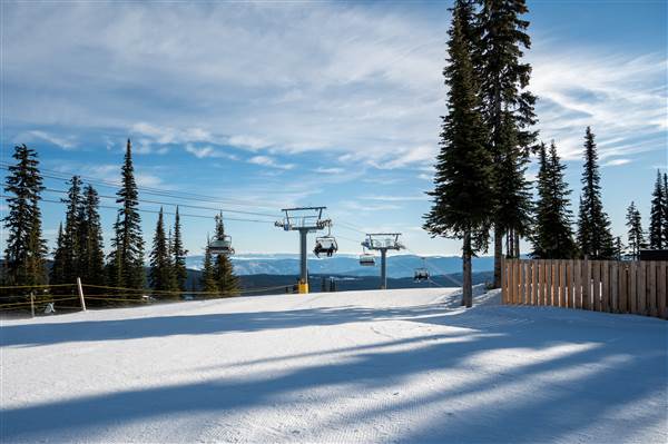 Sun Peaks Resort - Sunburst Lodge 1850M Mid-Mountain WINTER