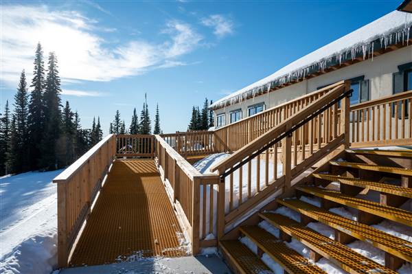 Sun Peaks Resort - Sunburst Lodge 1850M Mid-Mountain WINTER