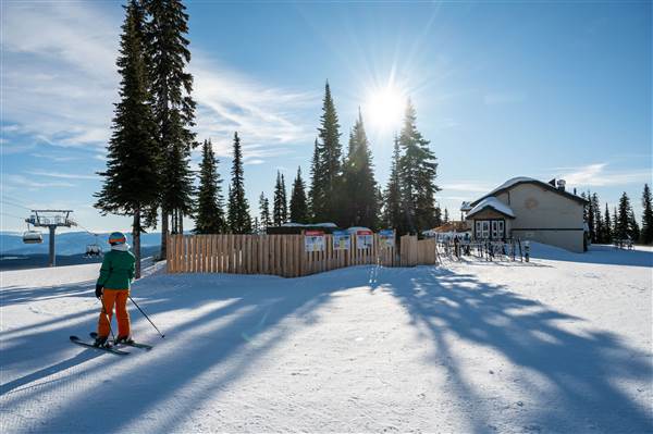 Sun Peaks Resort - Sunburst Lodge 1850M Mid-Mountain WINTER