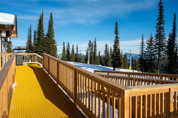 Sun Peaks Resort - Sunburst Lodge 1850M Mid-Mountain WINTER