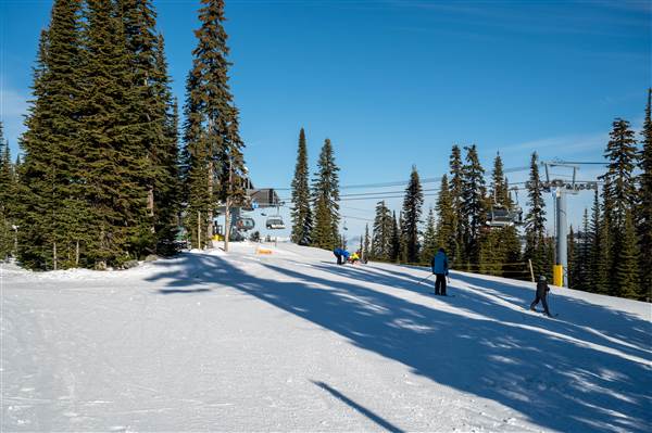 Sun Peaks Resort - Sunburst Lodge 1850M Mid-Mountain WINTER