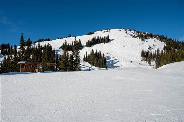 Sun Peaks Resort - Sunburst Lodge 1850M Mid-Mountain WINTER