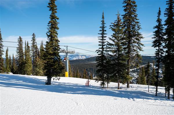 Sun Peaks Resort - Sunburst Lodge 1850M Mid-Mountain WINTER