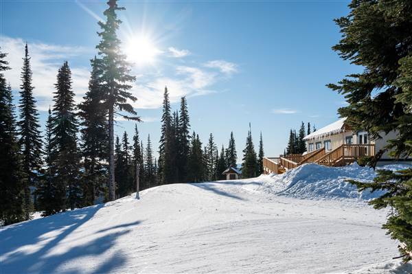 Sun Peaks Resort - Sunburst Lodge 1850M Mid-Mountain WINTER