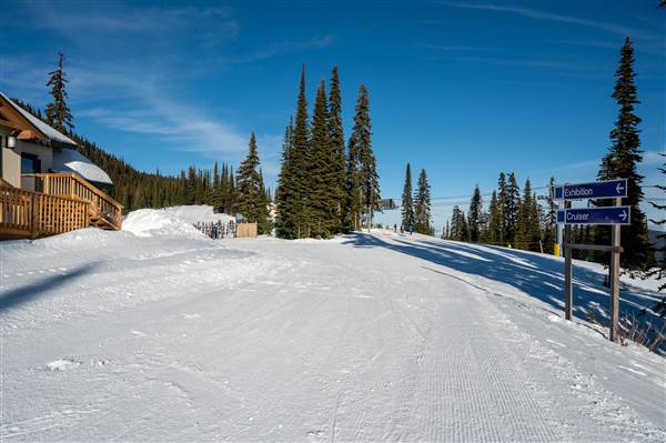 Sun Peaks Resort - Sunburst Lodge 1850M Mid-Mountain WINTER
