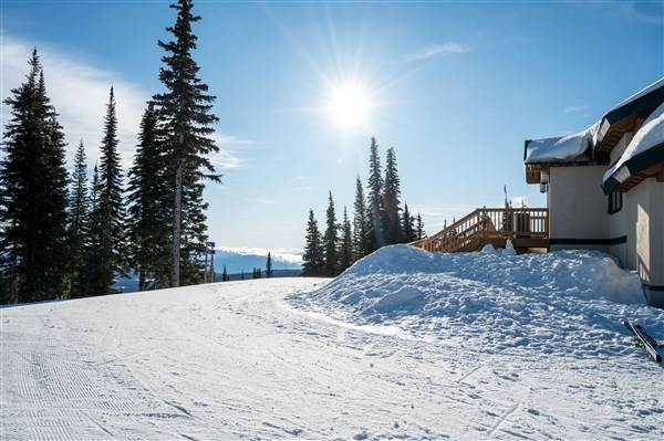 Sun Peaks Resort - Sunburst Lodge 1850M Mid-Mountain WINTER