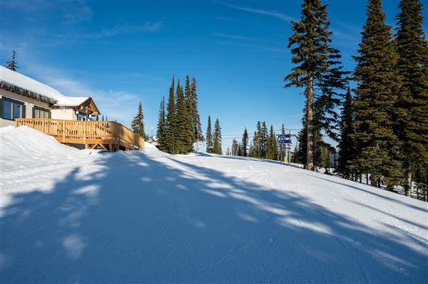 Sun Peaks Resort - Sunburst Lodge 1850M Mid-Mountain WINTER