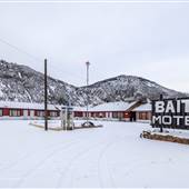 Baits Motel with Phone Booth - no pool WINTER