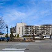 PENTICTON LAKESIDE HOTEL