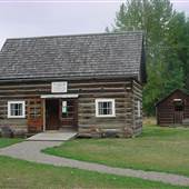 Cottonwood House