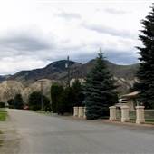 Chukar Drive Neighborhood along South Thompson River
