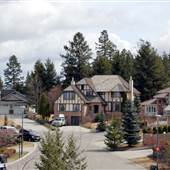 Westerdale Drive East Cul-de-Sac with Garages SUMMER