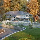 Exec Home, Dove Creek Rd