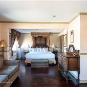 The Plaza Hotel (Suite 509) - Downtown Kamloops