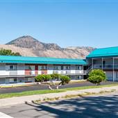 Scott's Inn and Suites - Near Downtown Kamloops