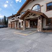 Sun Peaks Resort - The Pinnacle Lodge