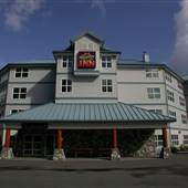 Quarterdeck Inn and Marina
