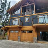 Large Thompson Chalet