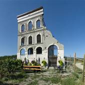 CROWN AND THIEFS WINERY AND SPEAKEASY