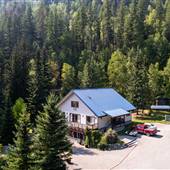 Alpine Meadows Resort on Hallamore Lake
