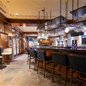 Sun Peaks Resort - Mantles Restaurant & Lounge
