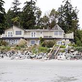 The Lodge at Weir's Beach