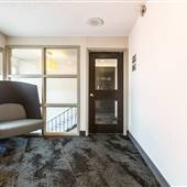 Ramada by Wyndham - Lounge & Patio, Meeting Room & Amenities - Sahali (Kamloops)