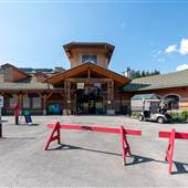 Sun Peaks Resort - Village Daylodge
