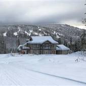 Sun Peaks Resort 360 House along Ski Run