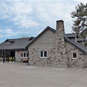 THE FLEALESS HOUND PUB