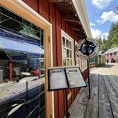 Killer Whale Cafe (Old Saltery Pub)