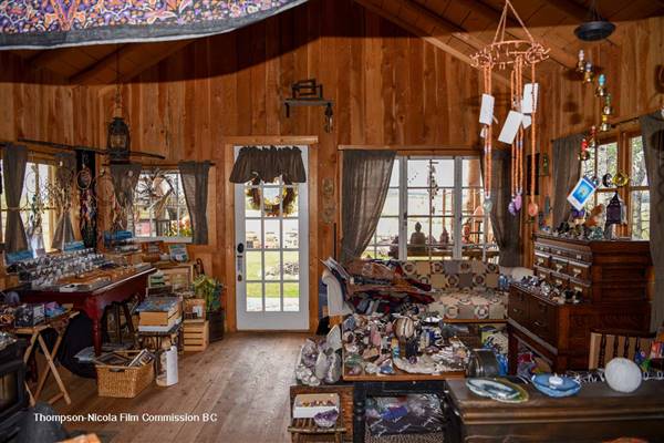 Akashic Ranch 03 Crystals & Curiosities Cabin (9/20/2018 - Credits: Mary Putnam)