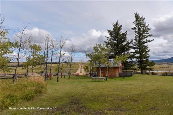 Akashic Ranch 03 Crystals & Curiosities Cabin (9/20/2018 - Credits: Mary Putnam)