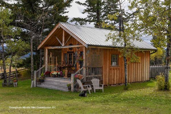 Akashic Ranch 03 Crystals & Curiosities Cabin (9/20/2018 - Credits: Mary Putnam)