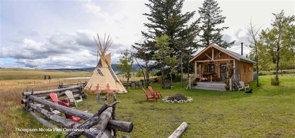 Akashic Ranch 03 Crystals & Curiosities Cabin (9/20/2018 - Credits: Mary Putnam)